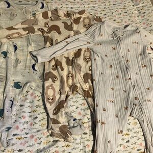 💜4pc bundle💜Old Navy, Carters &more 3 month baby onesie lot w/ fold over mittens